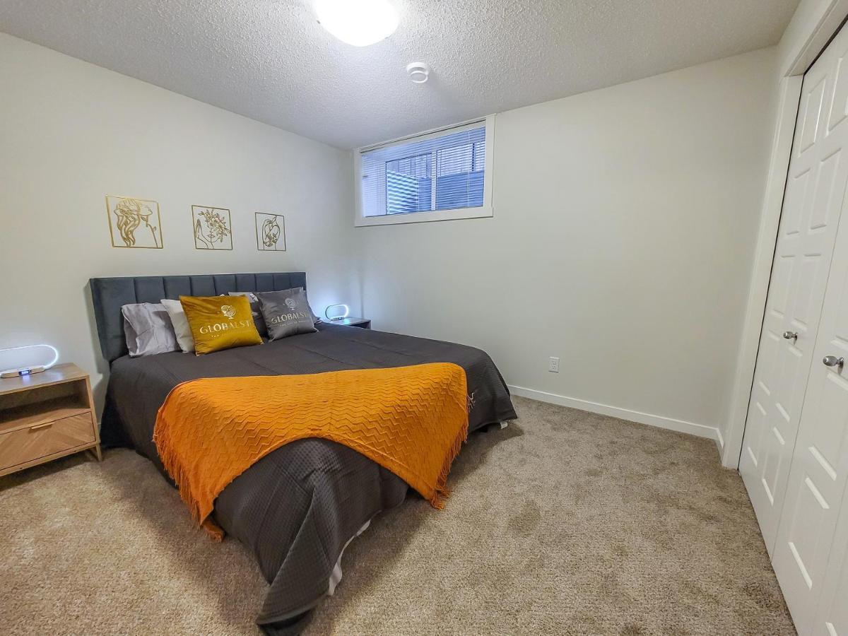 Globalstay New Apartments In Cranbrook Free Street Parking YYC Exteriör bild
