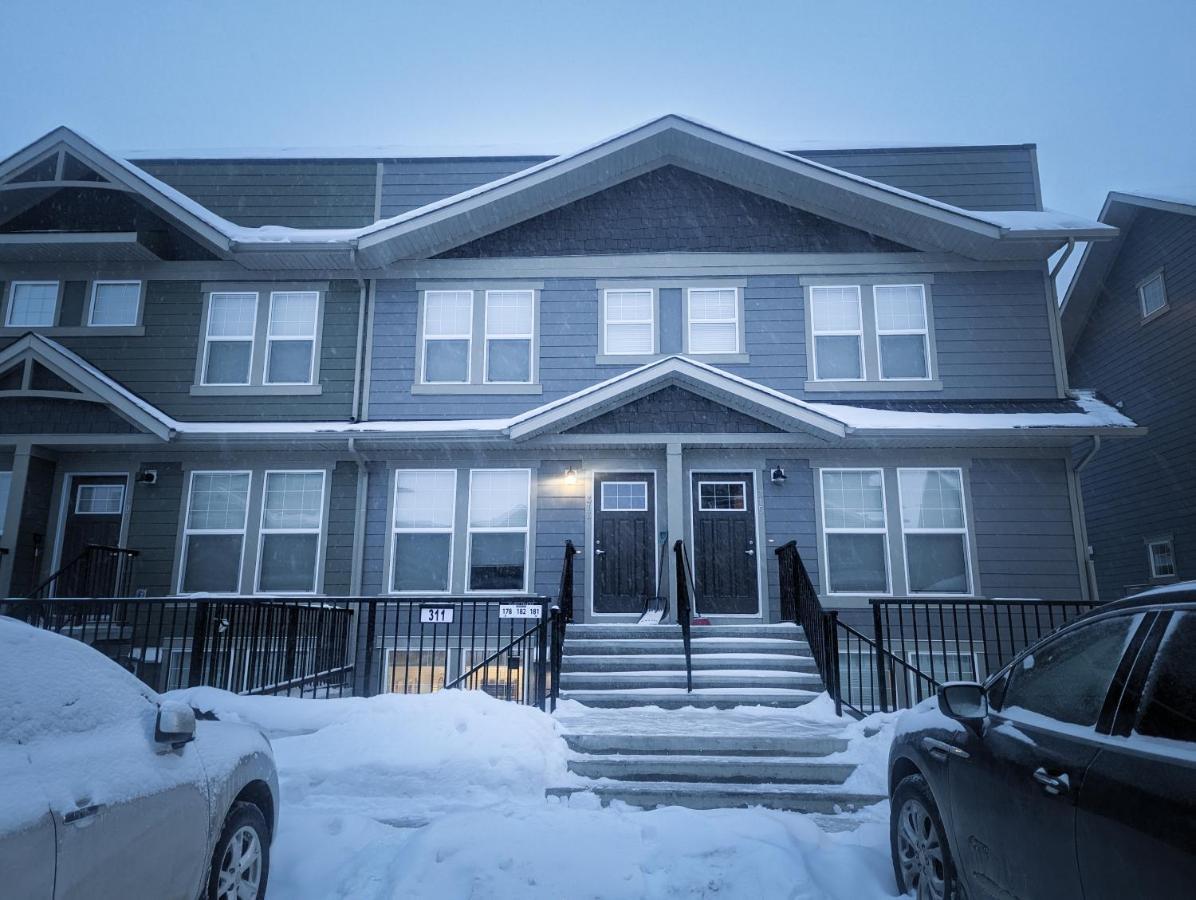Globalstay New Apartments In Cranbrook Free Street Parking YYC Exteriör bild