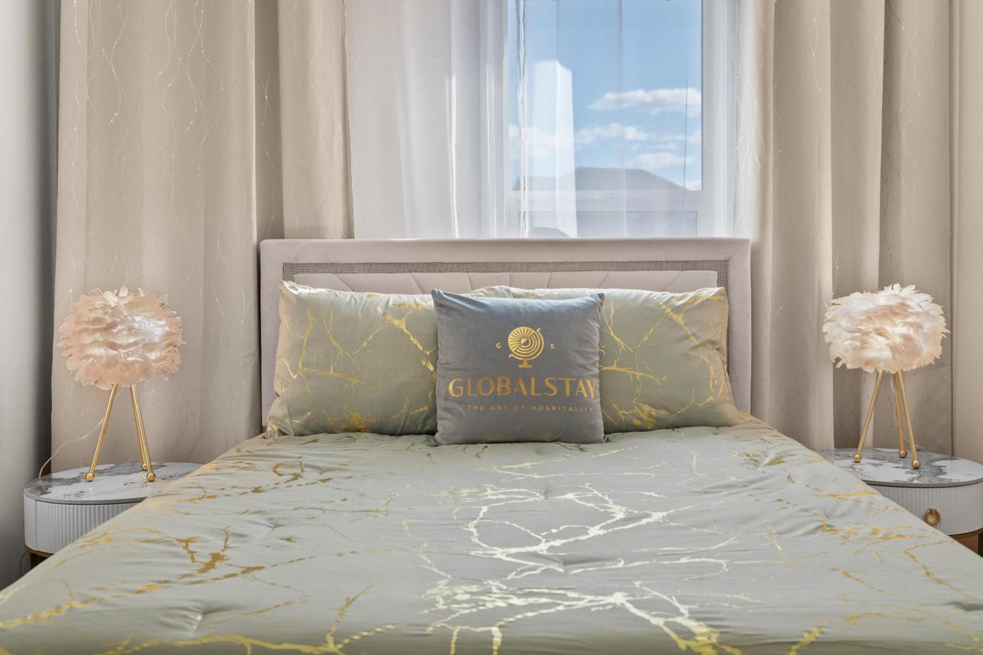 Globalstay New Apartments In Cranbrook Free Street Parking YYC Exteriör bild