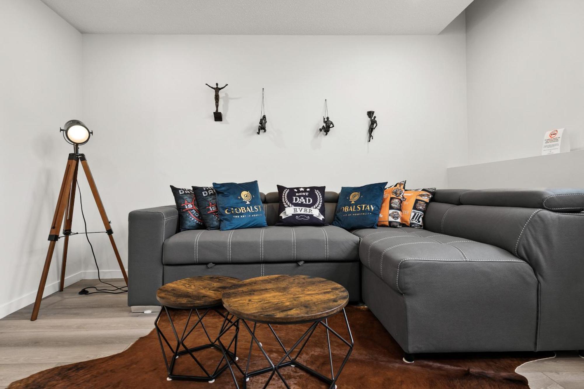 Globalstay New Apartments In Cranbrook Free Street Parking YYC Exteriör bild